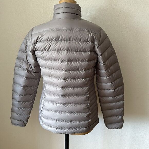 Patagonia XS Down Sweater Jacket in Herring grey (slightly silvery) EUC like new - Picture 4 of 8